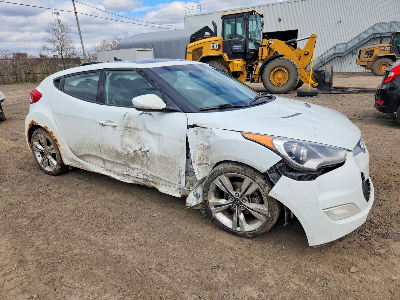 2015 HYUNDAI VELOSTER BASE photo 4