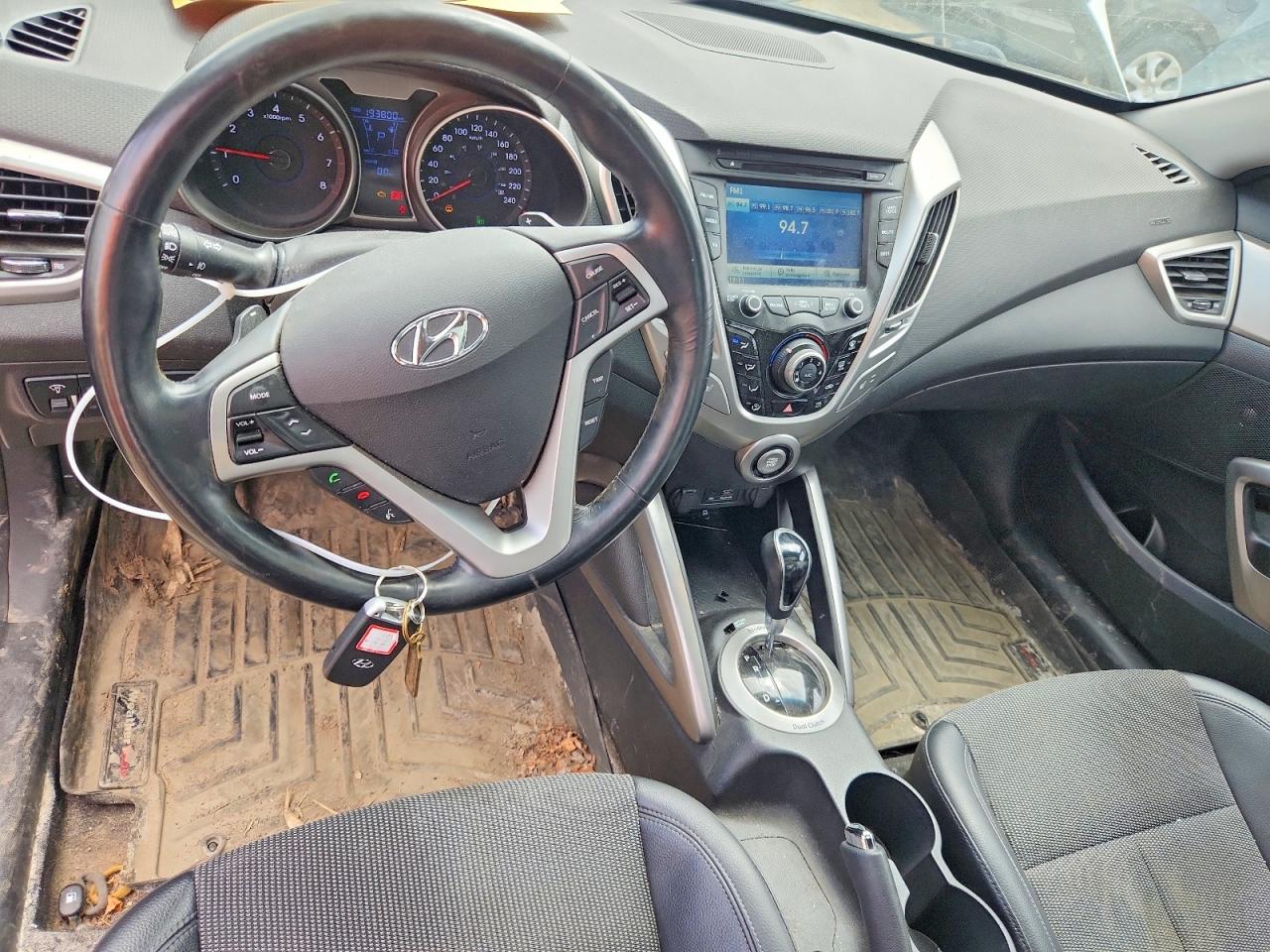 2015 HYUNDAI VELOSTER BASE photo 8