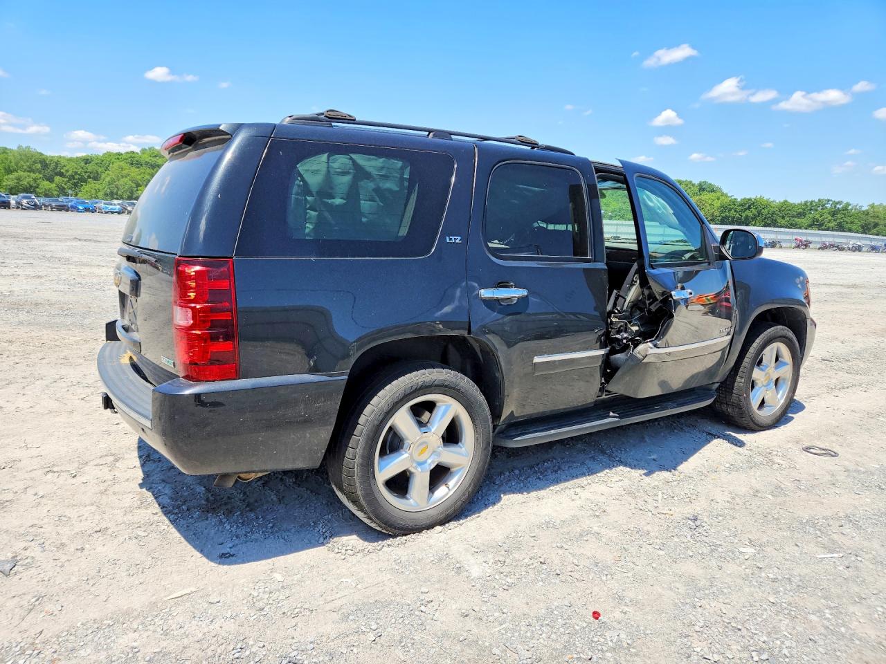 2011 CHEVROLET TAHOE K1500 LTZ photo 7