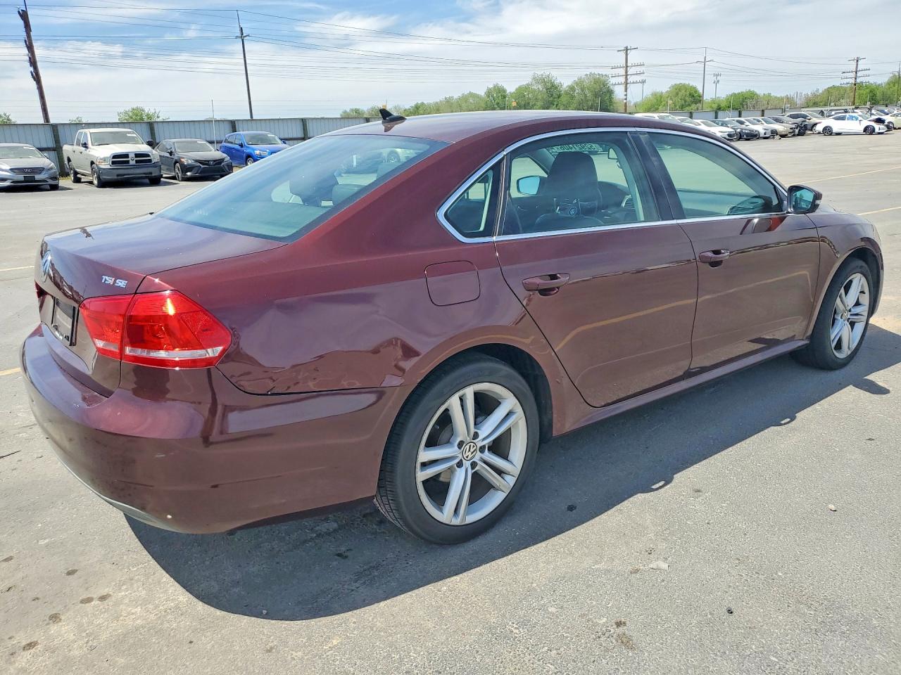 2014 VOLKSWAGEN PASSAT SE photo 5