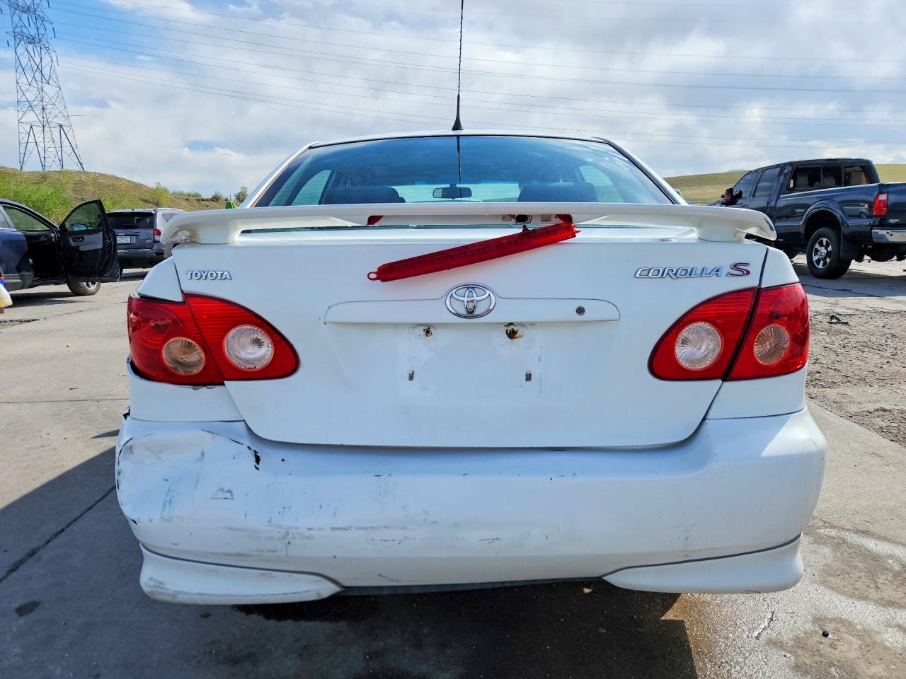 2005 TOYOTA COROLLA S photo 11