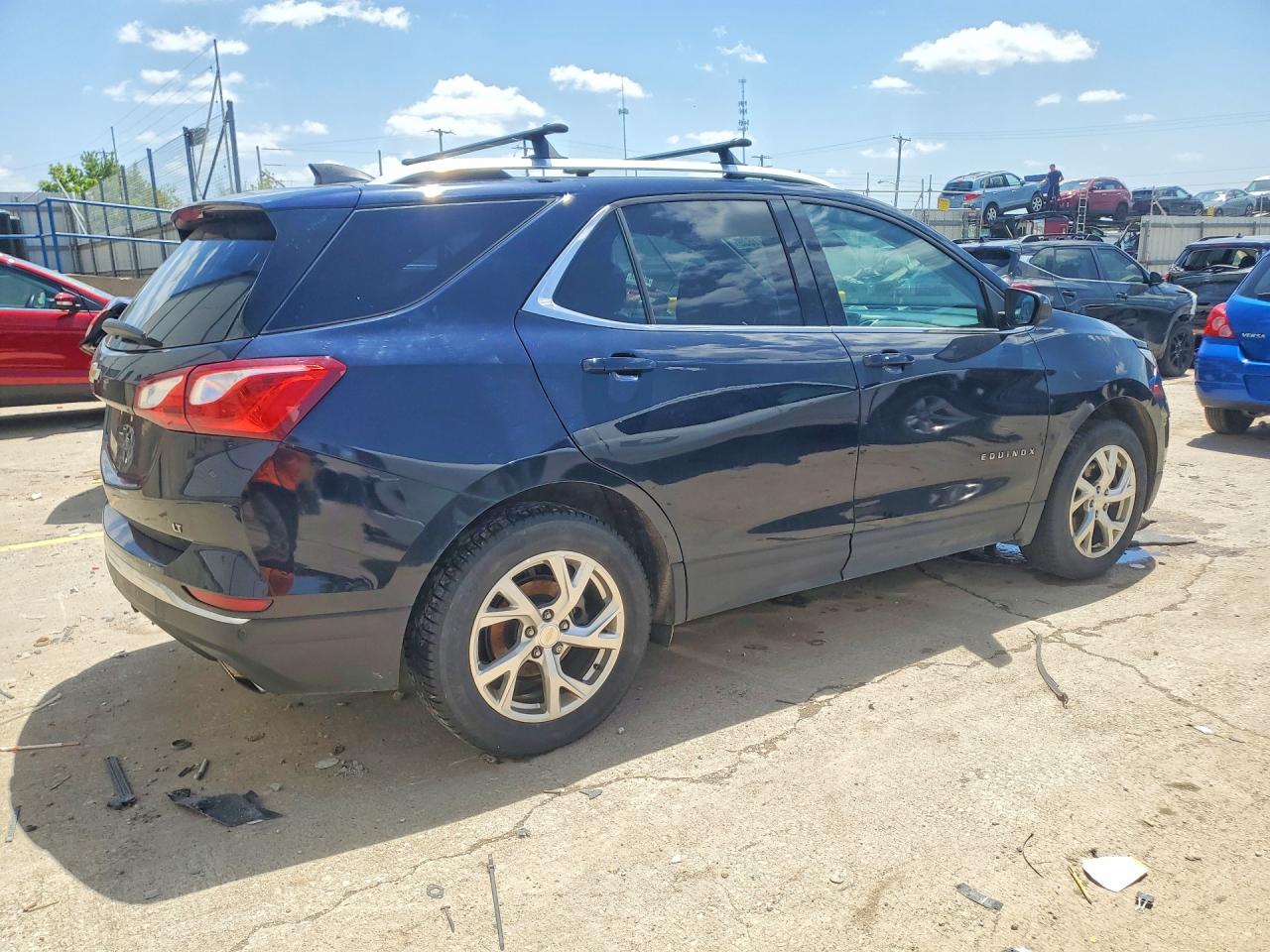 2020 CHEVROLET EQUINOX LT photo 3