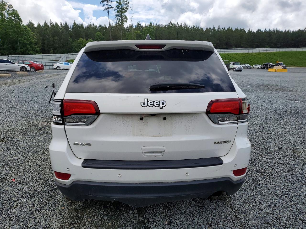 2020 JEEP GRAND CHEROKEE LAREDO photo 16
