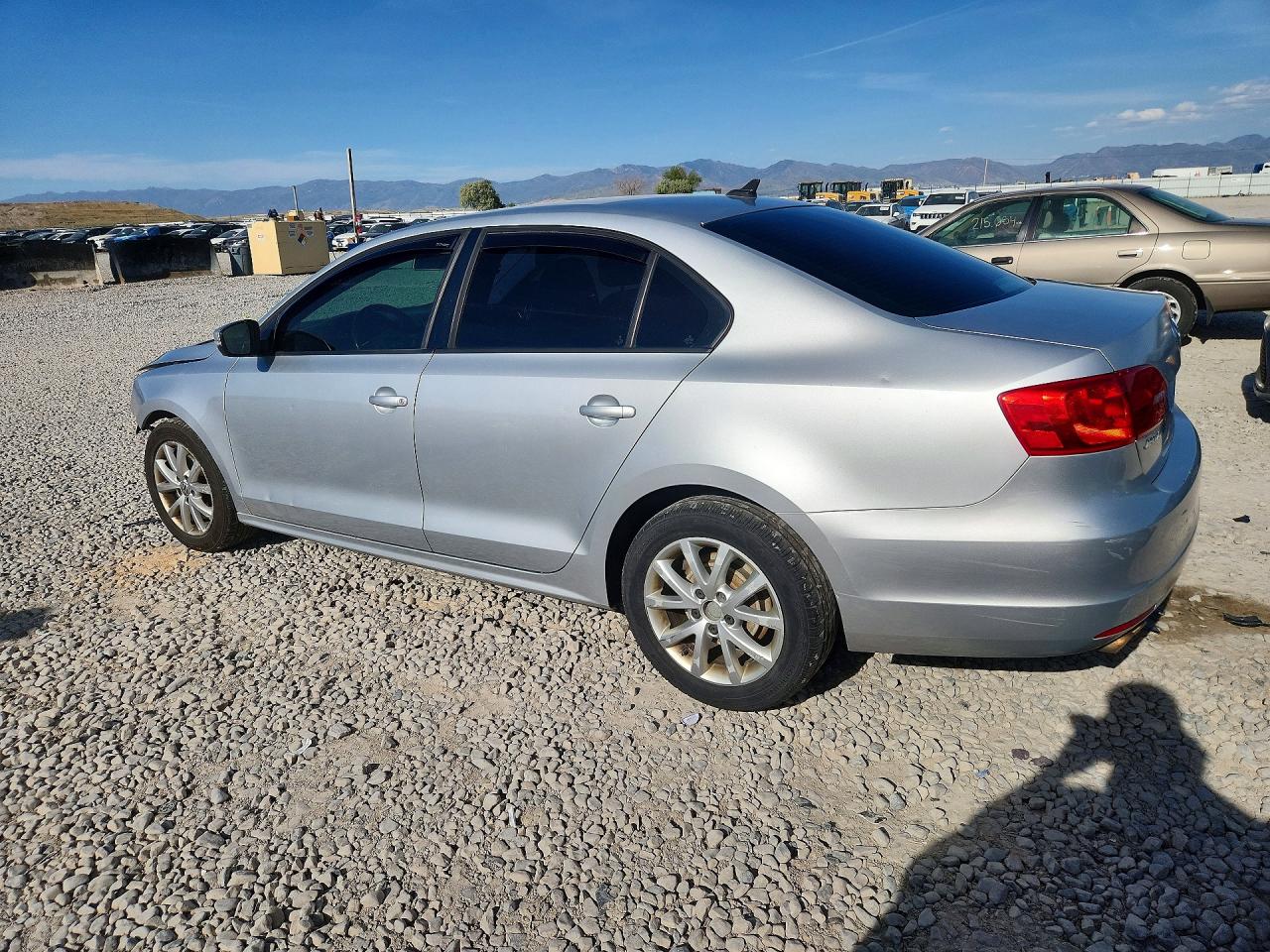 2012 VOLKSWAGEN JETTA SE photo 4
