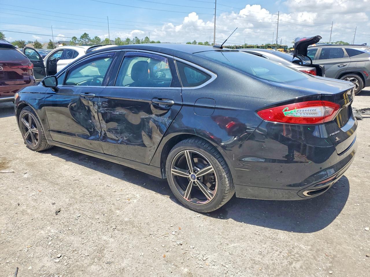 2013 FORD FUSION SE photo 2