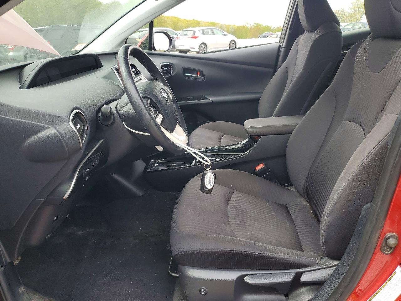 2017 TOYOTA PRIUS THREE photo 13
