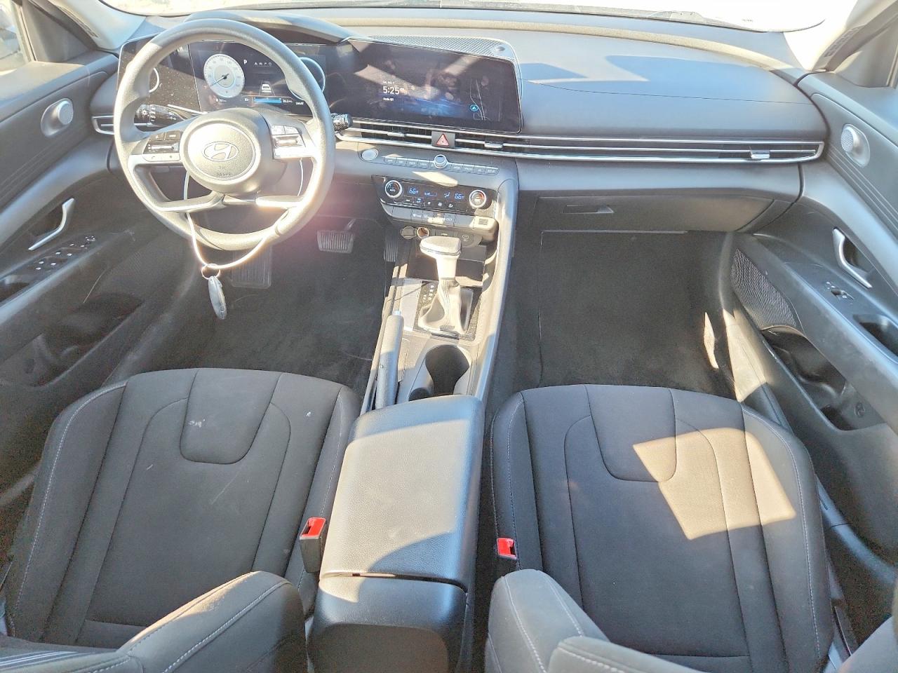 2024 HYUNDAI ELANTRA SEL photo 15