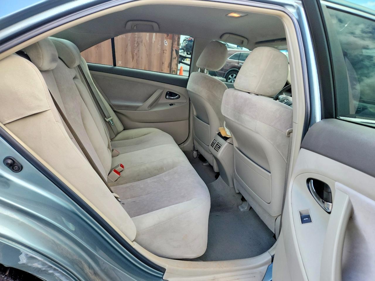 2010 TOYOTA CAMRY HYBRID photo 28