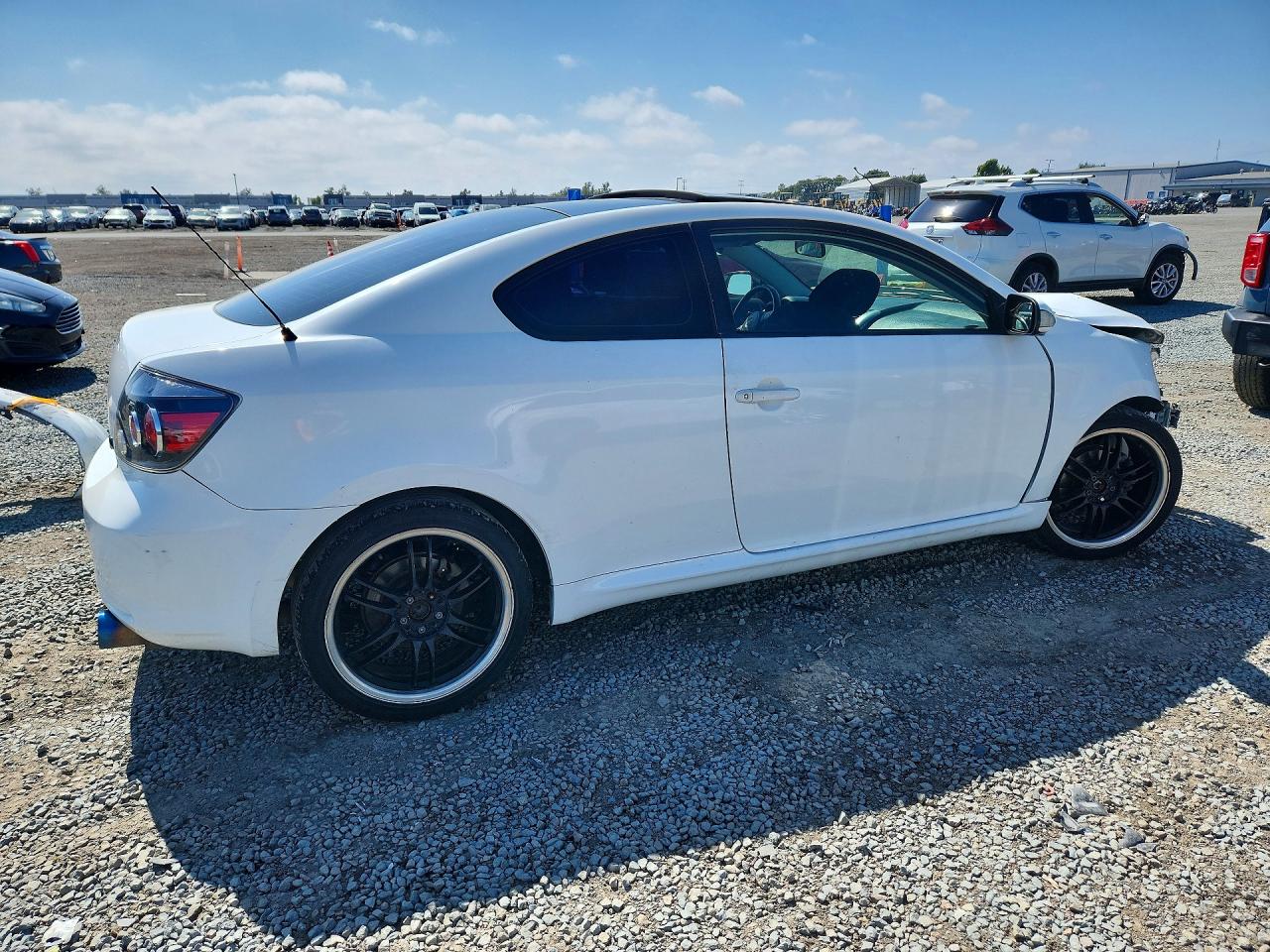 2009 TOYOTA SCION photo 5