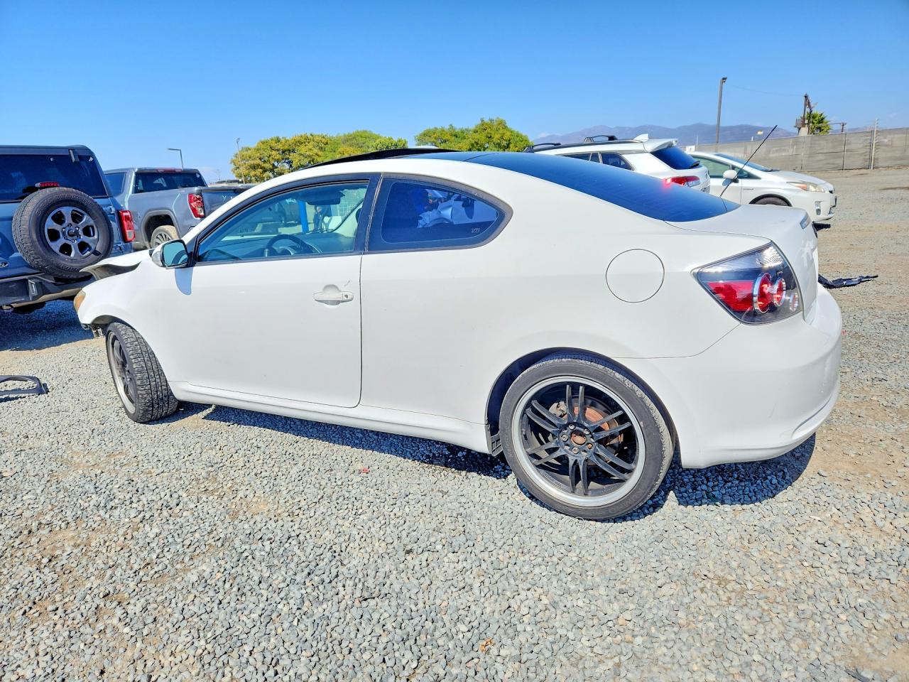 2009 TOYOTA SCION photo 3