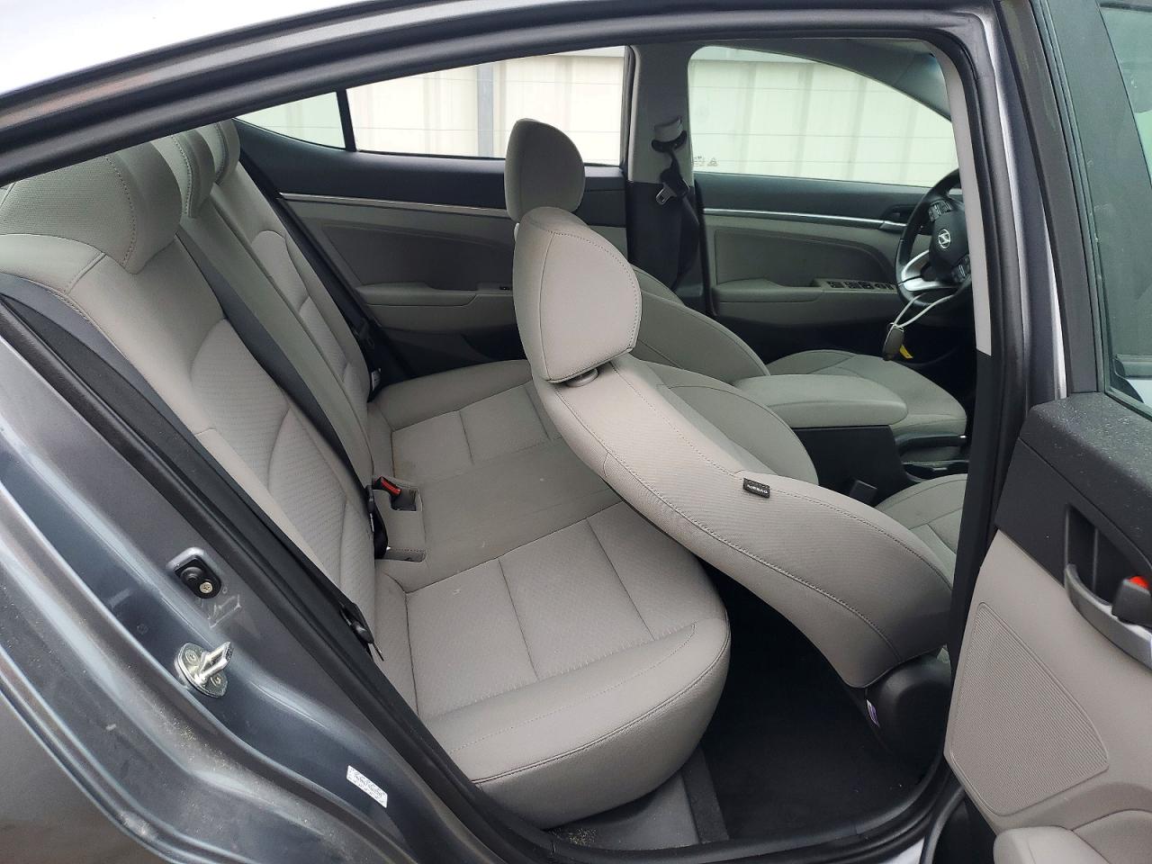 2019 HYUNDAI ELANTRA VALUE EDITION photo 19