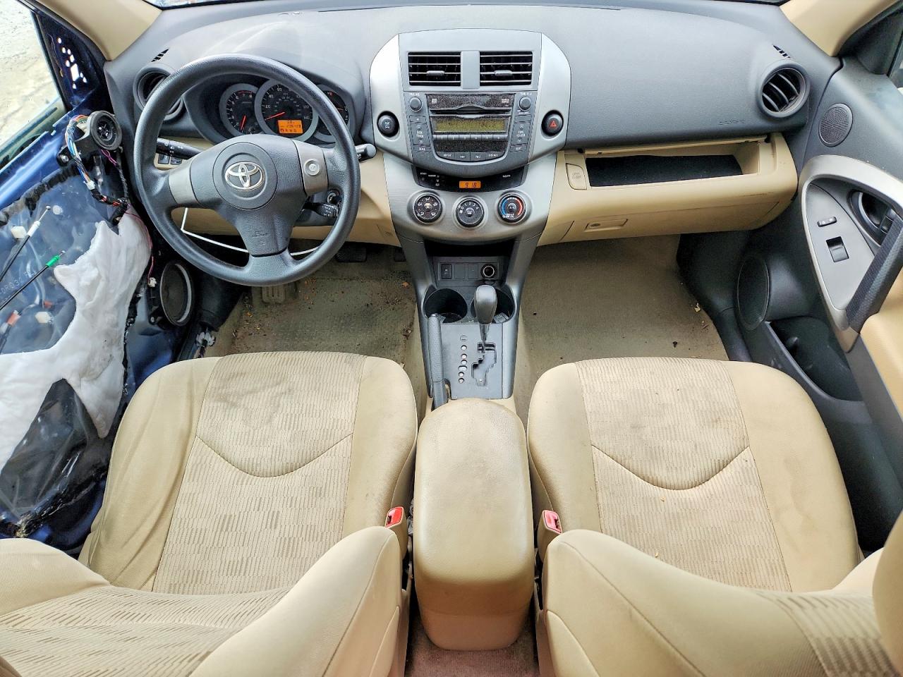 2011 TOYOTA RAV4 BASE photo 8