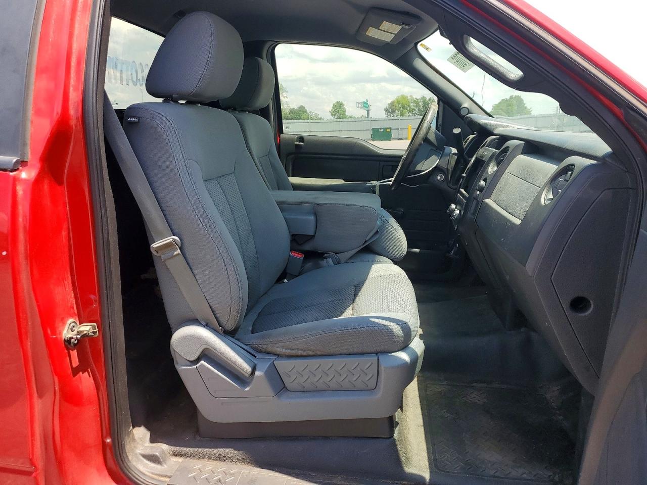 2013 FORD F150 photo 28