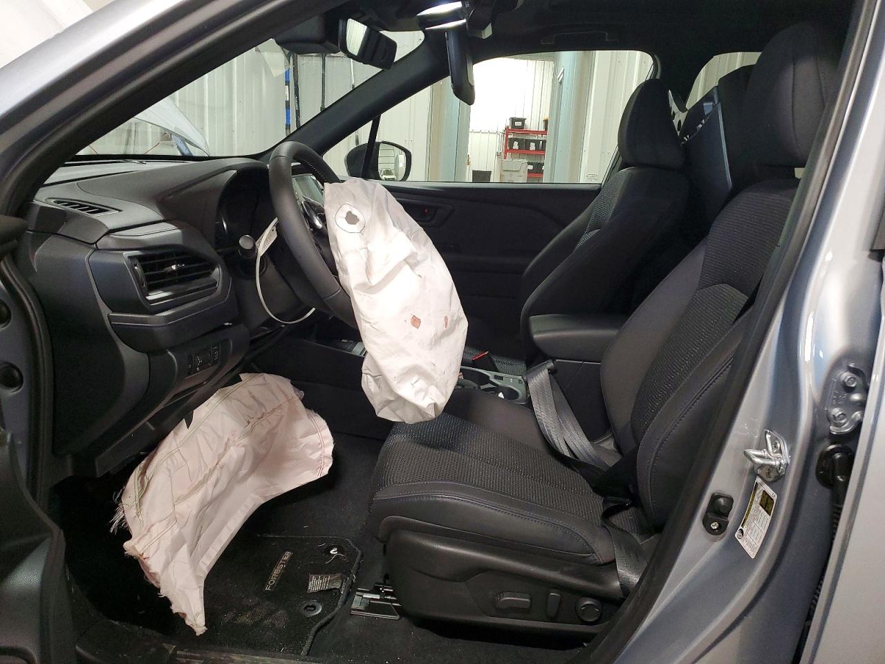 2025 SUBARU FORESTER PREMIUM photo 13