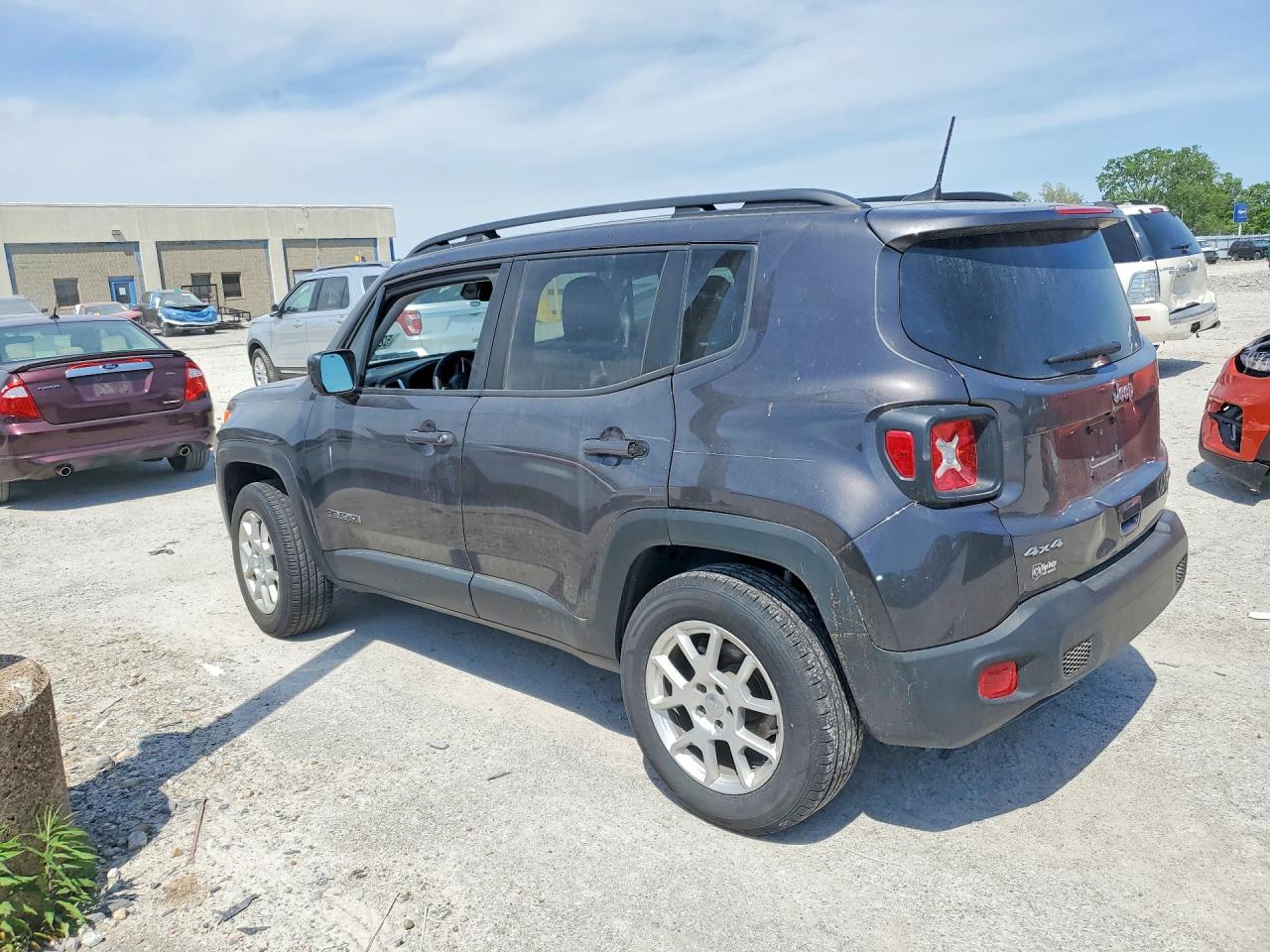 2020 JEEP RENEGADE LATITUDE photo 4