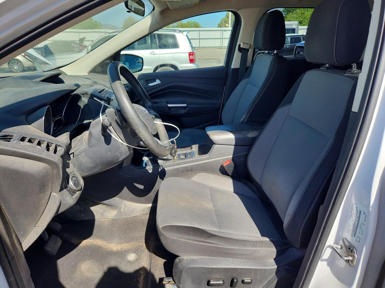 2017 FORD ESCAPE SE photo 13