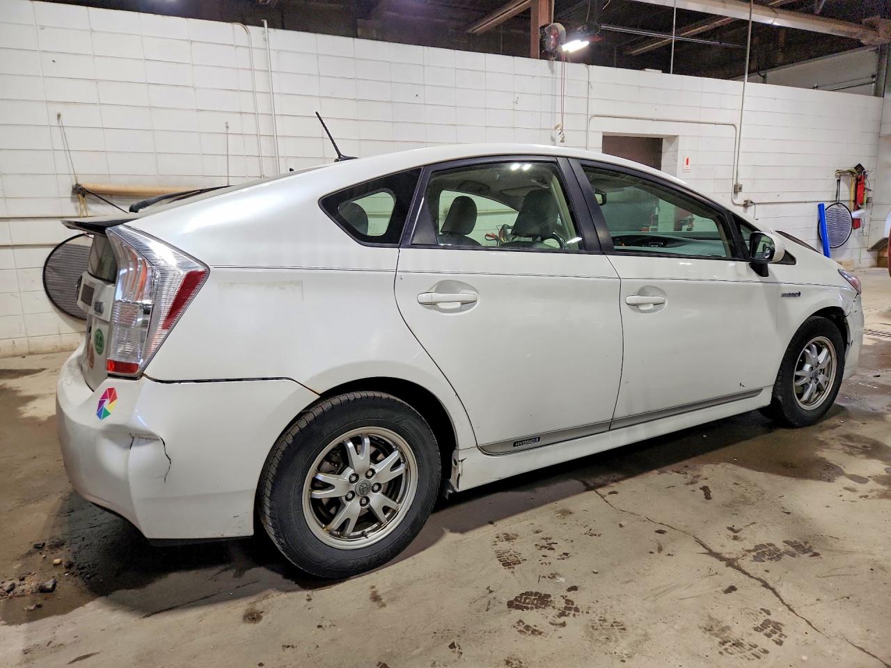 2011 TOYOTA PRIUS FOUR photo 5