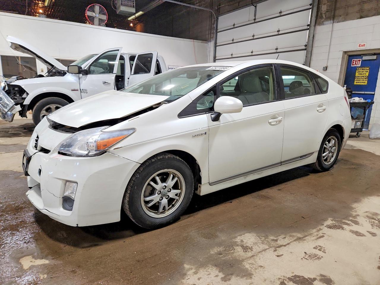2011 TOYOTA PRIUS