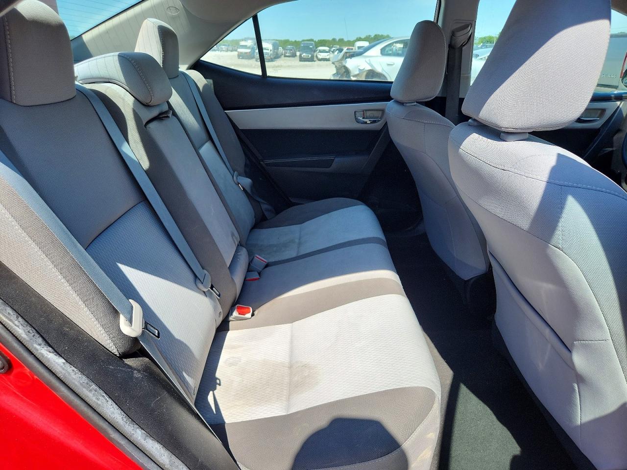 2018 TOYOTA COROLLA LE photo 19