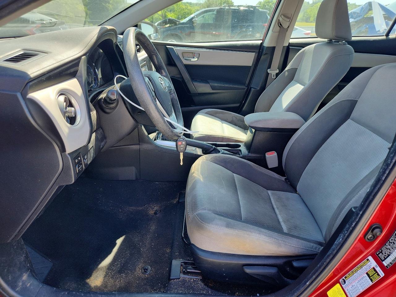2018 TOYOTA COROLLA LE photo 13