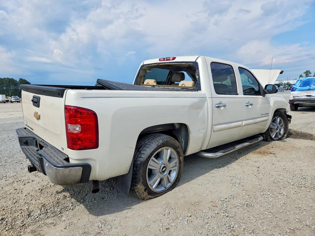 2013 CHEVROLET SILVERADO C1500 LT photo 3