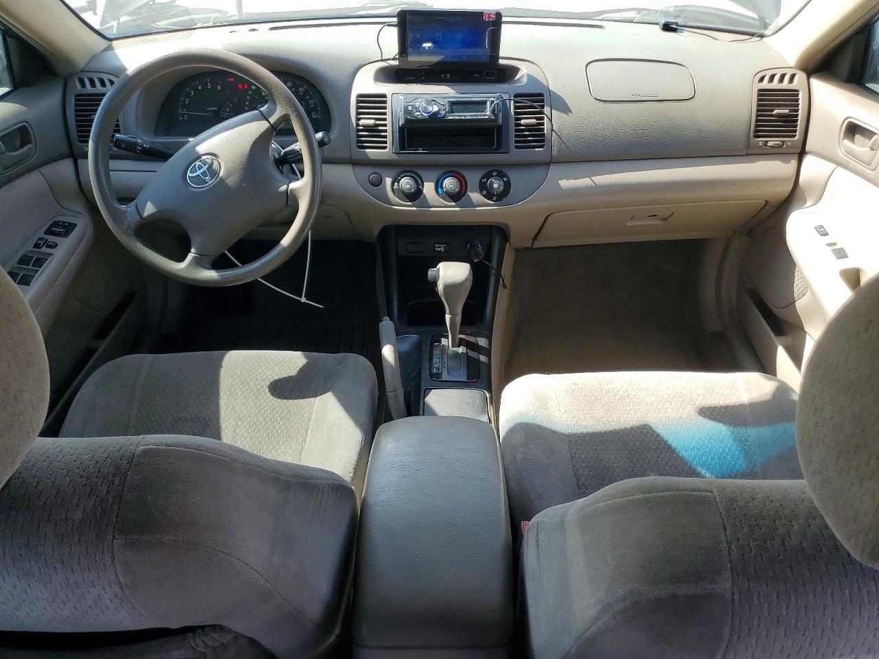 2004 TOYOTA CAMRY LE photo 15