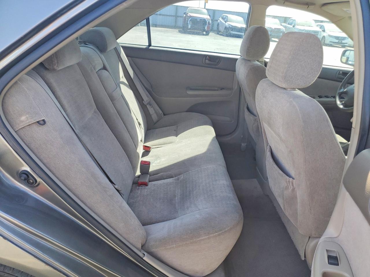 2004 TOYOTA CAMRY LE photo 19