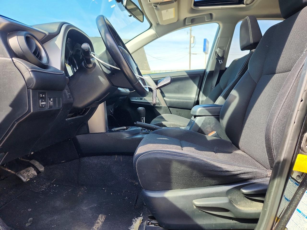 2016 TOYOTA RAV4 HV XLE photo 19