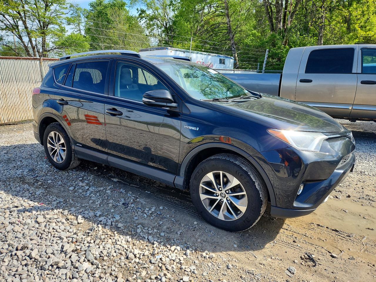 2016 TOYOTA RAV4 HV XLE photo 10