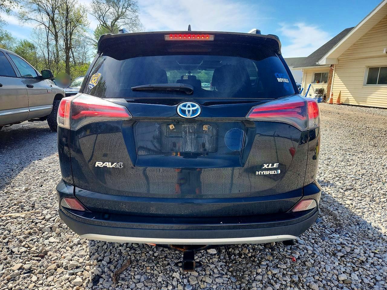 2016 TOYOTA RAV4 HV XLE photo 16