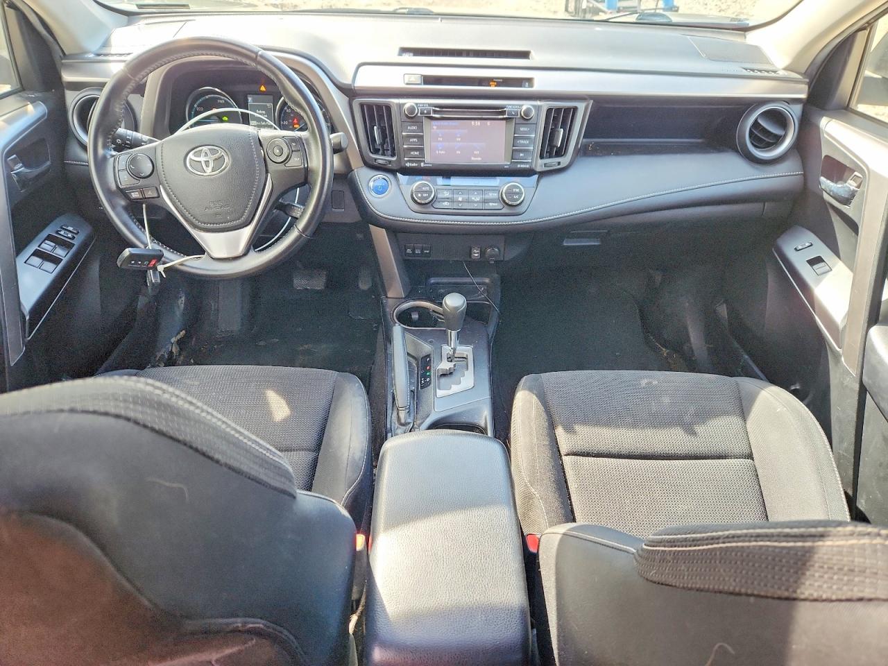 2016 TOYOTA RAV4 HV XLE photo 22