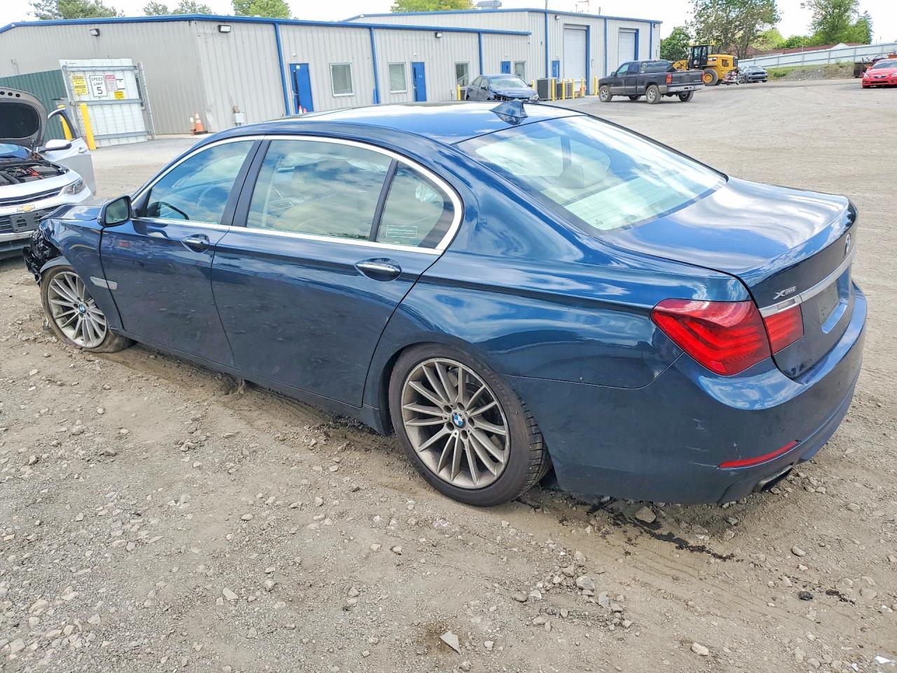 2013 BMW 750 LXI photo 2