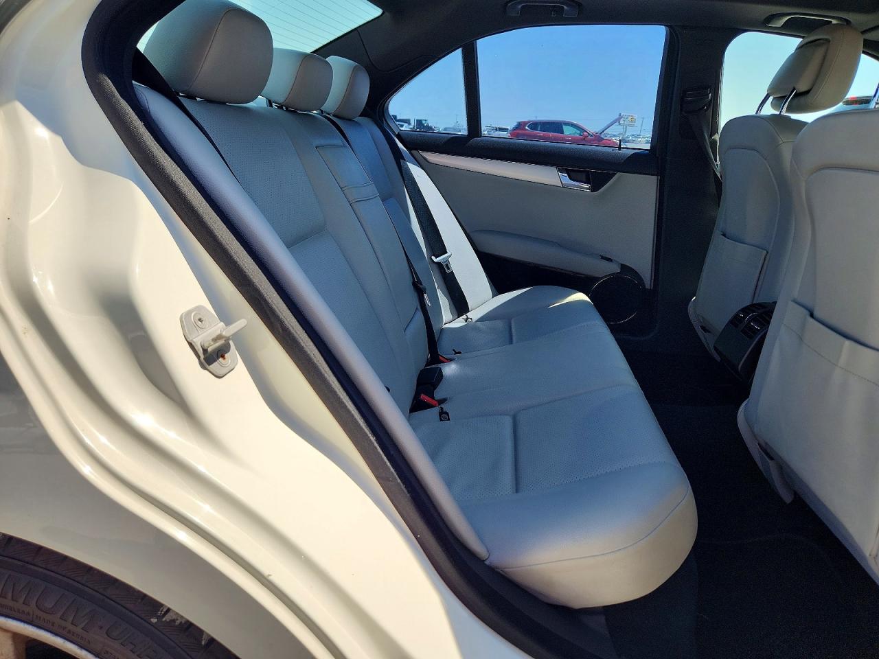2010 MERCEDES-BENZ C 300 photo 19