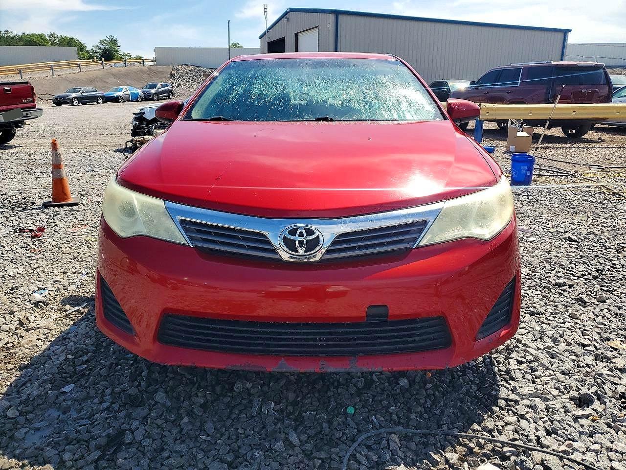 2014 TOYOTA CAMRY L photo 5