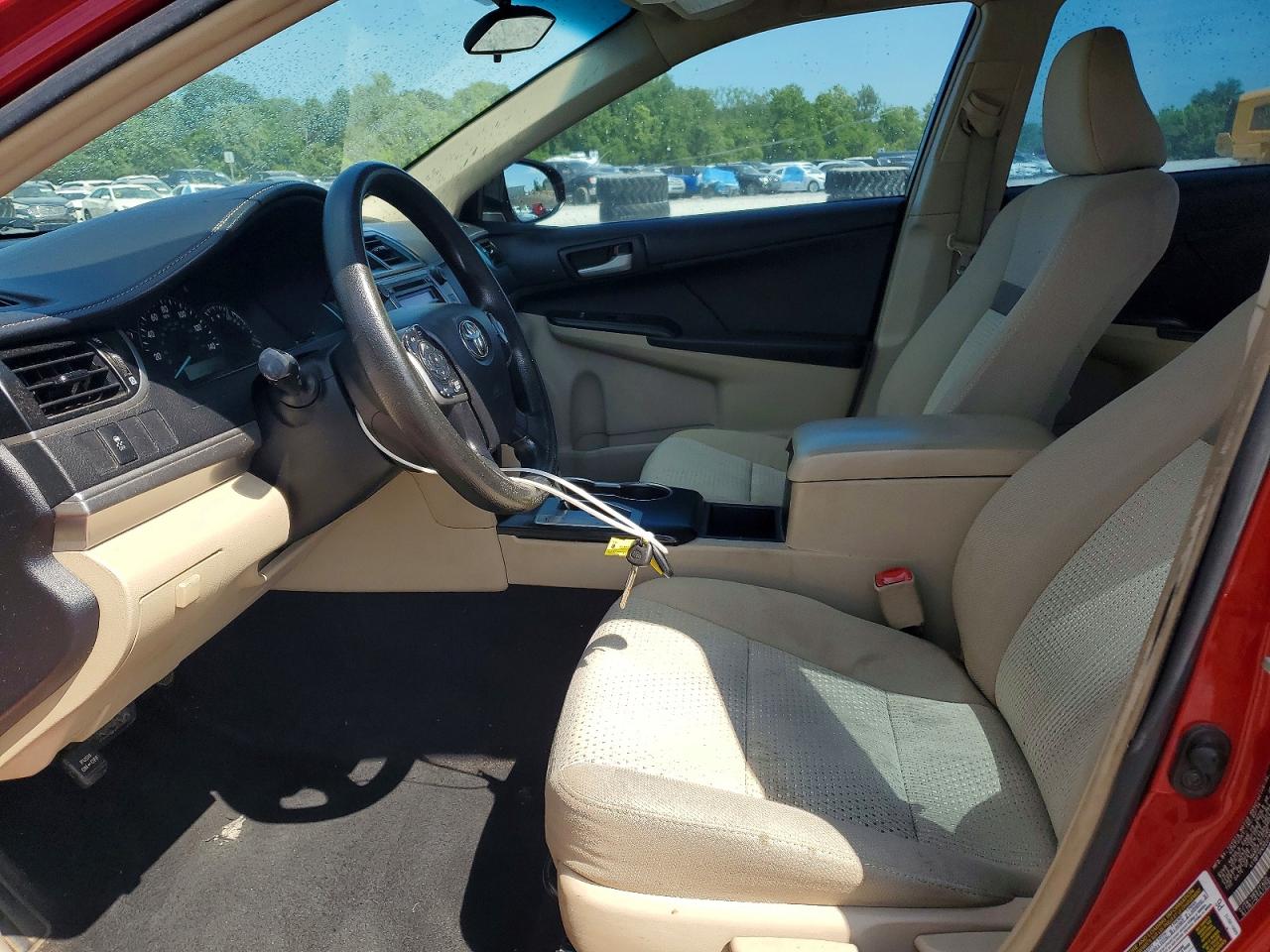 2014 TOYOTA CAMRY L photo 7