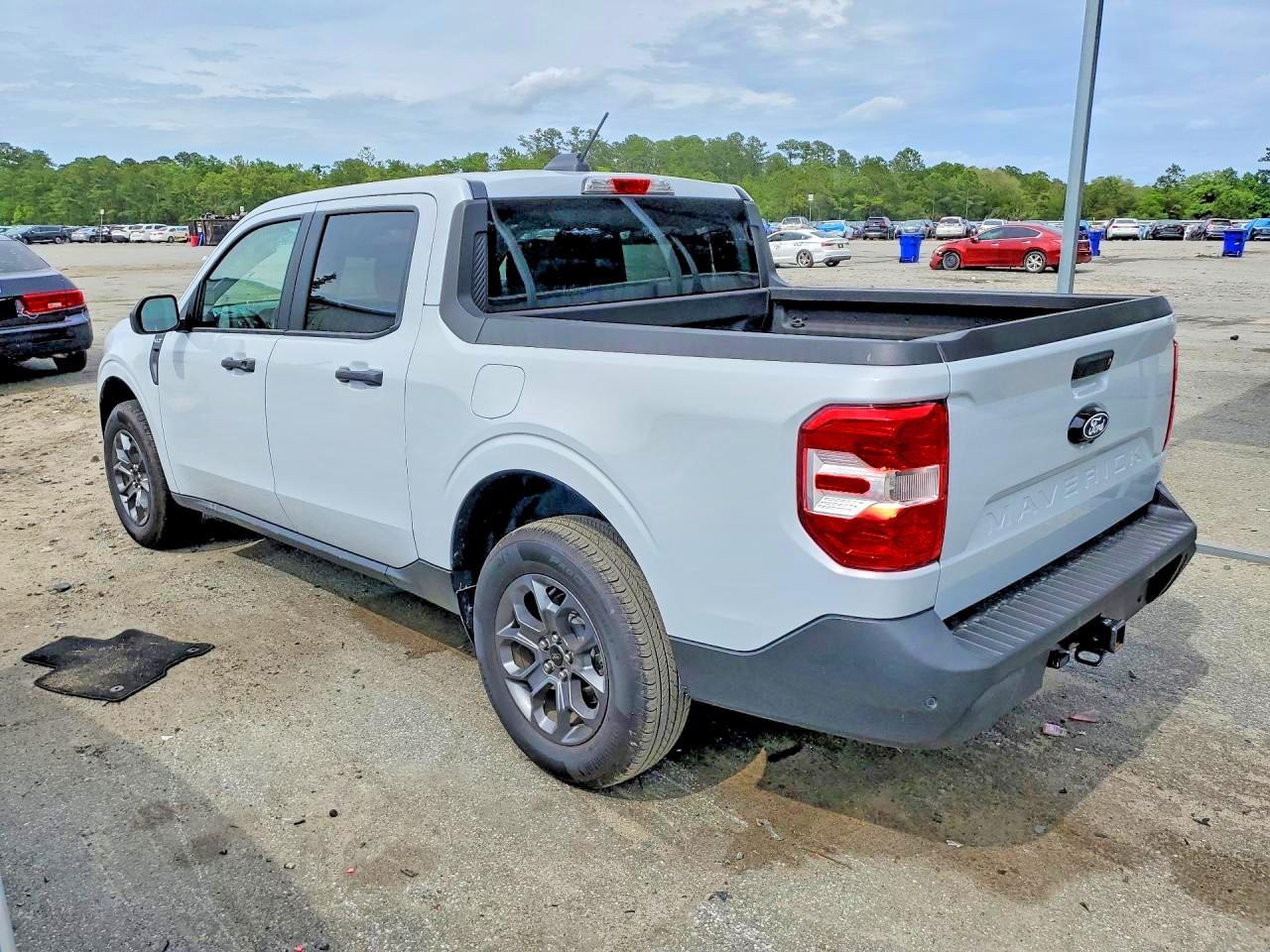 2025 FORD MAVERICK XLT photo 3