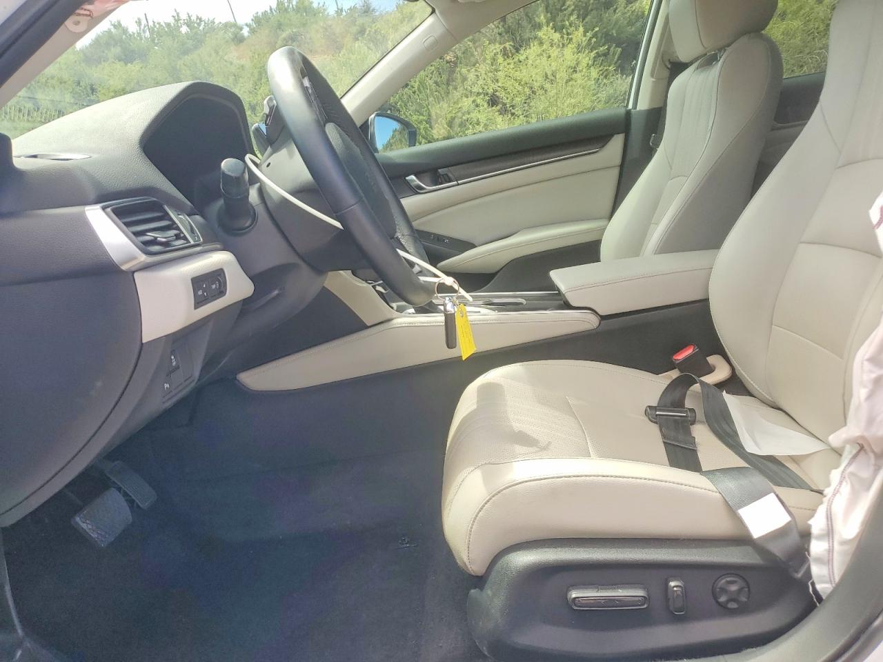 2018 HONDA ACCORD TOURING photo 13