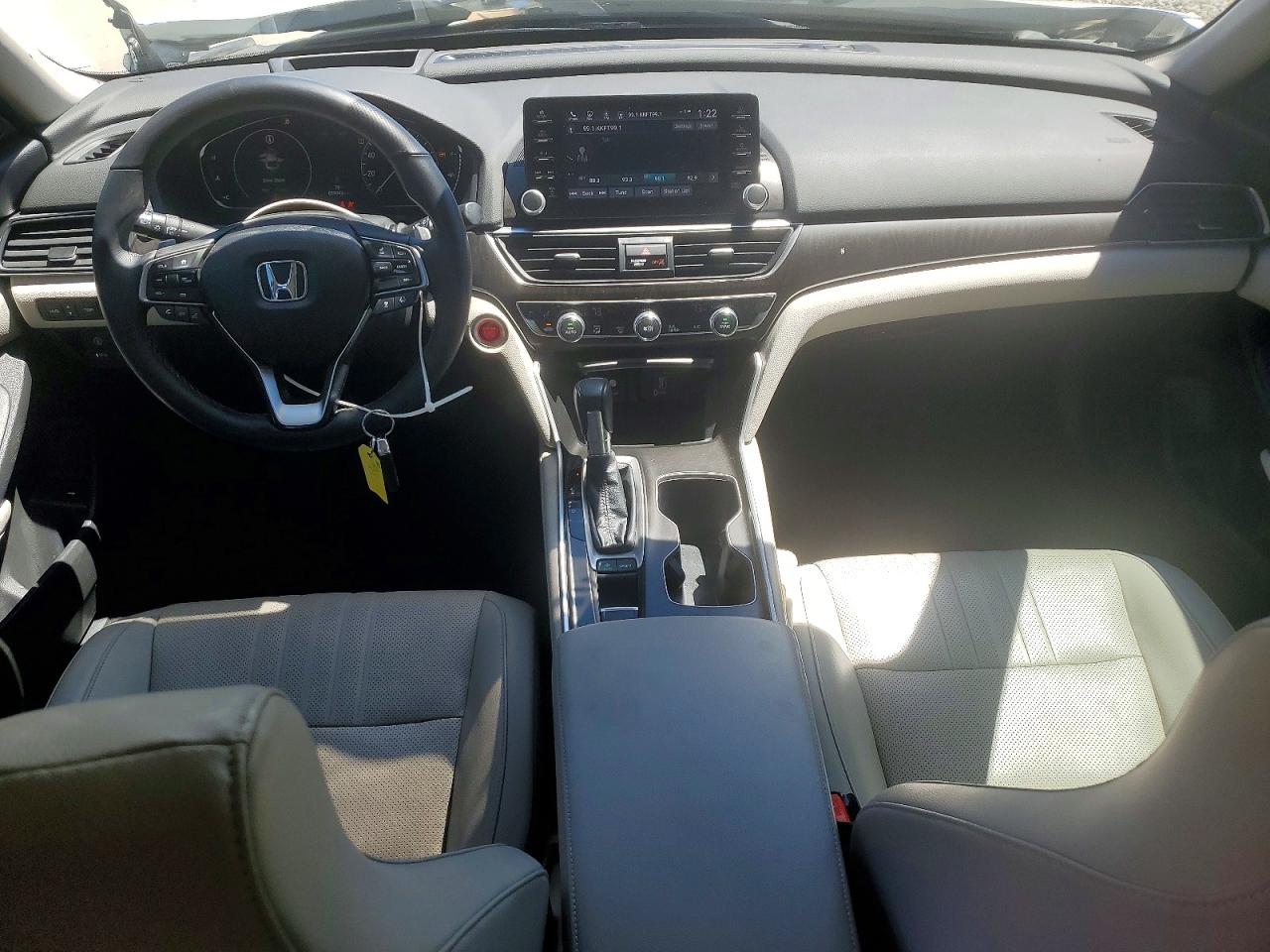 2018 HONDA ACCORD TOURING photo 15