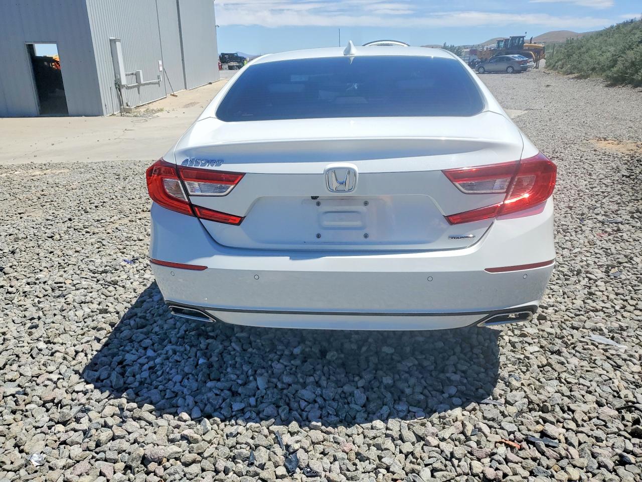 2018 HONDA ACCORD TOURING photo 11