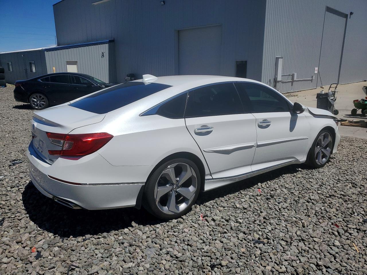 2018 HONDA ACCORD TOURING photo 5