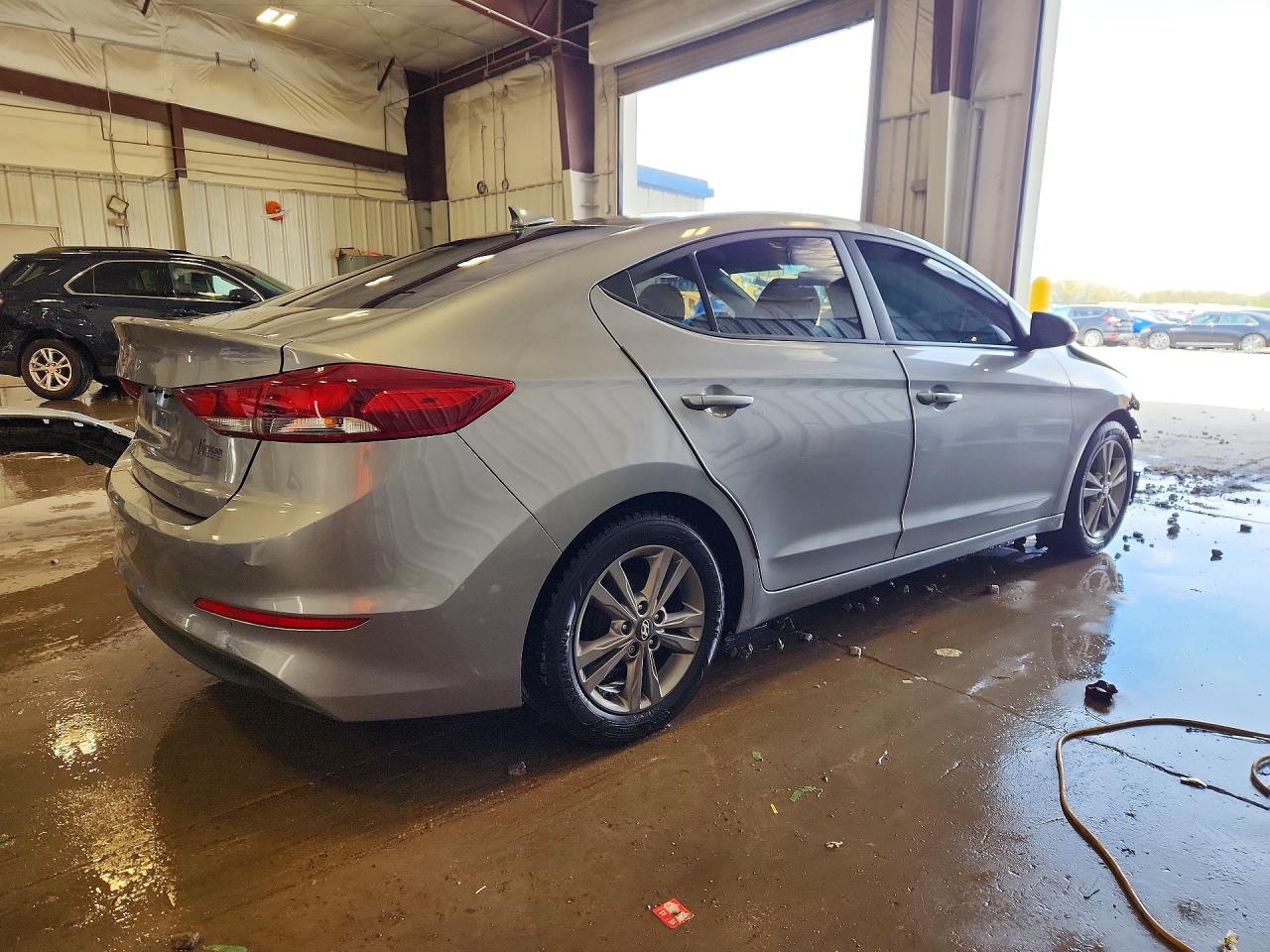 2017 HYUNDAI ELANTRA SE photo 5
