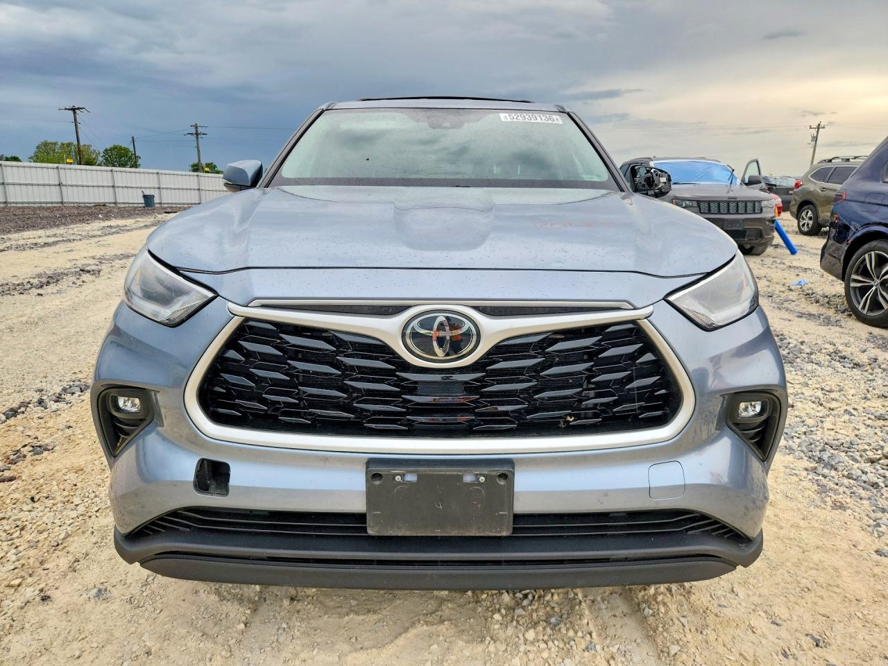 2021 TOYOTA HIGHLANDER LE photo 9