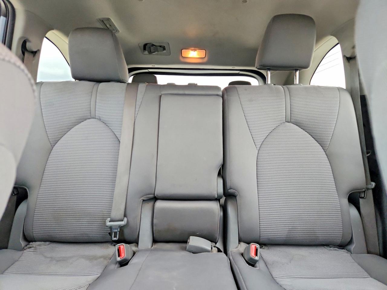 2021 TOYOTA HIGHLANDER LE photo 19