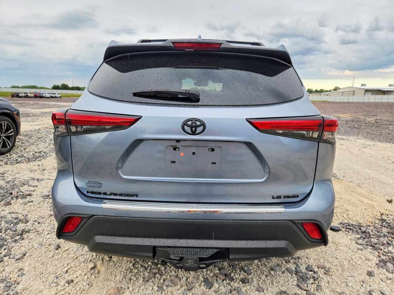 2021 TOYOTA HIGHLANDER LE photo 11