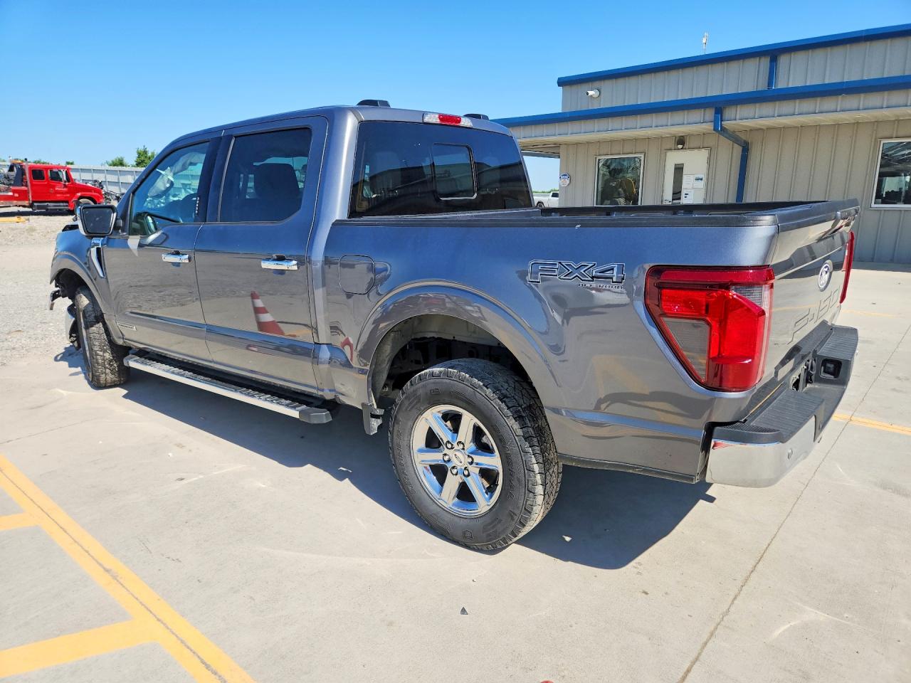 2024 FORD F150 XLT photo 3