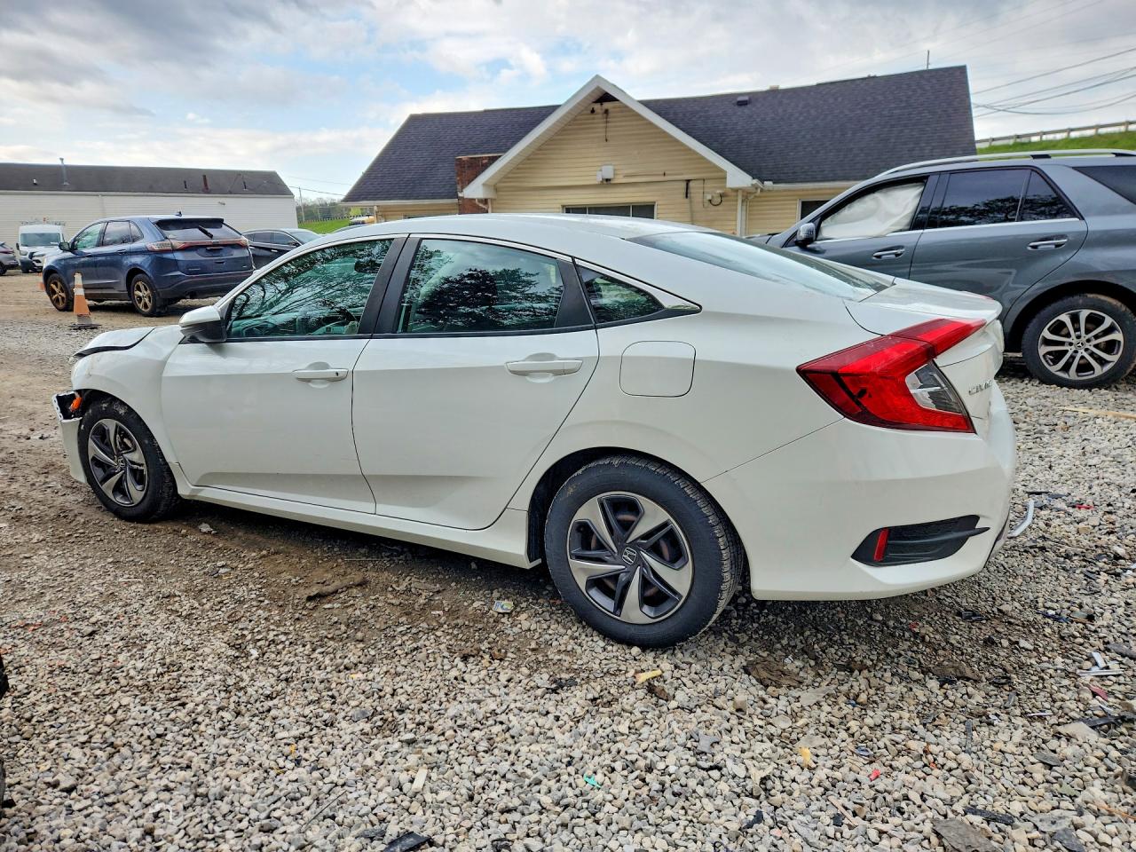2020 HONDA CIVIC LX photo 4