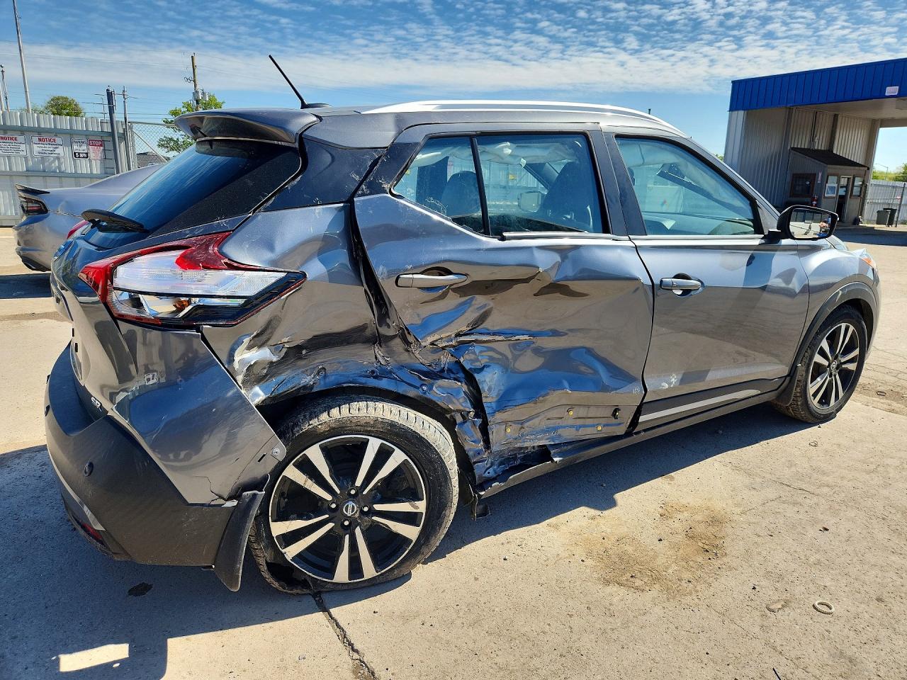2020 NISSAN KICKS SR photo 5