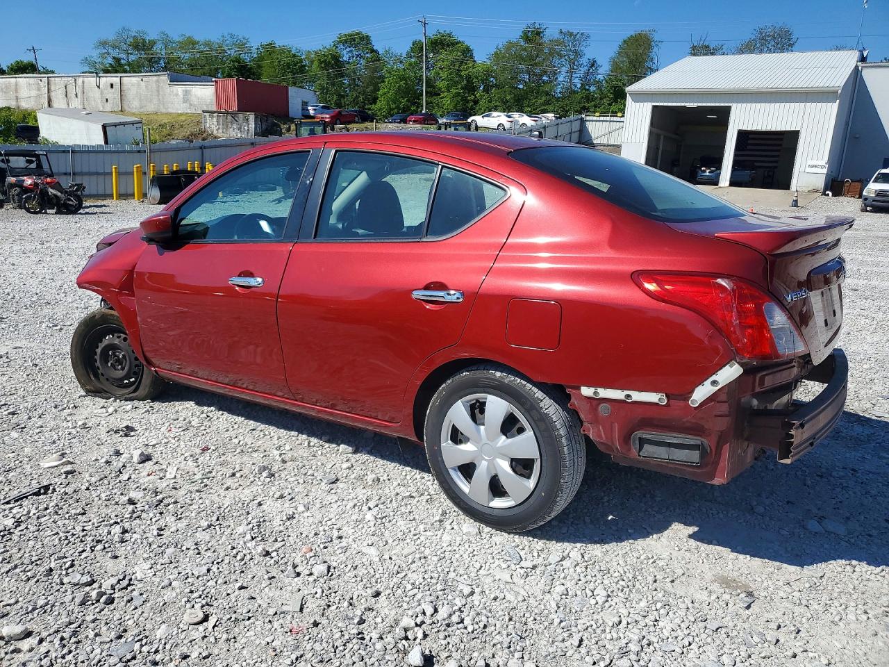 2018 NISSAN VERSA SV photo 2