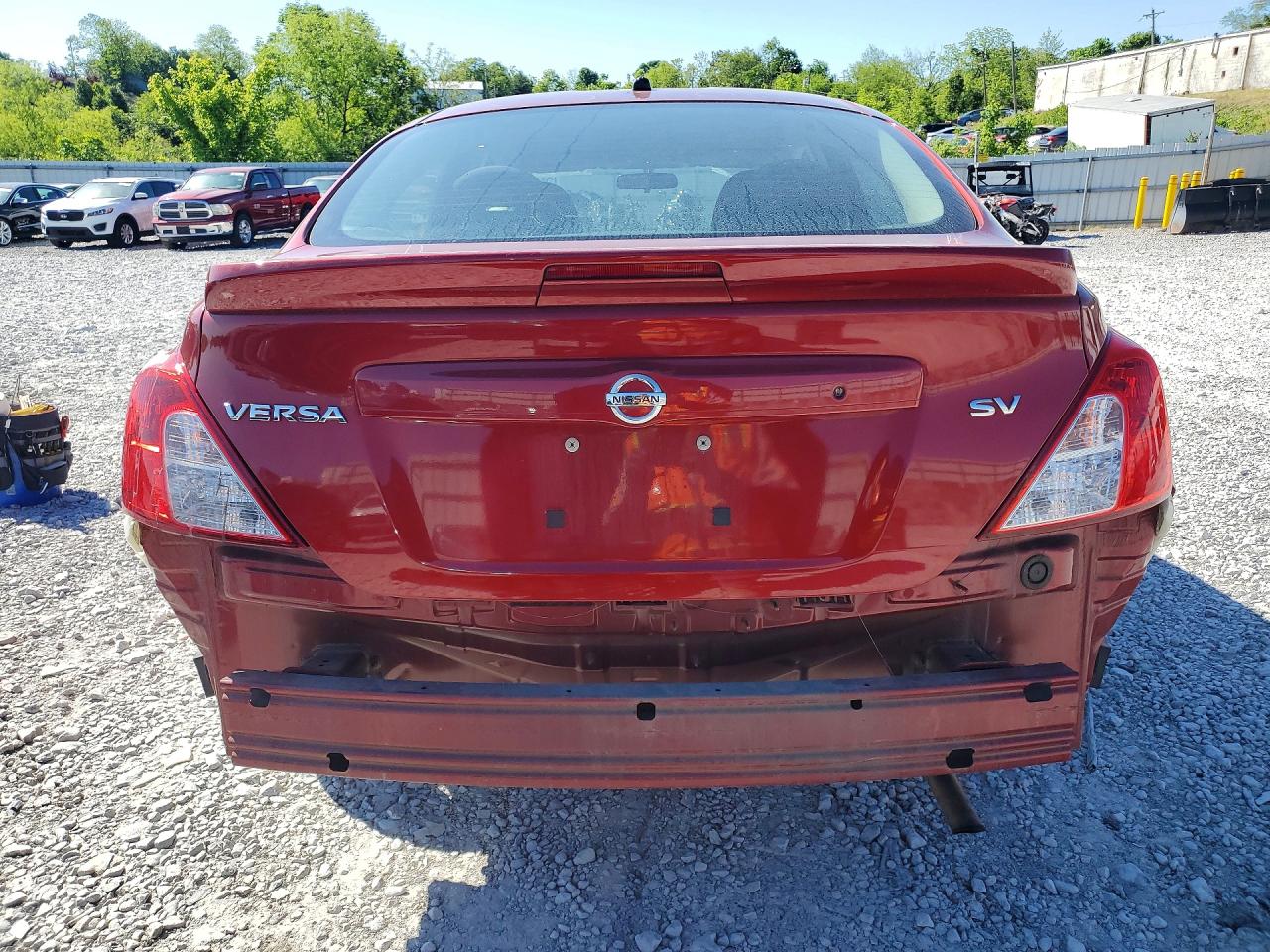 2018 NISSAN VERSA SV photo 6