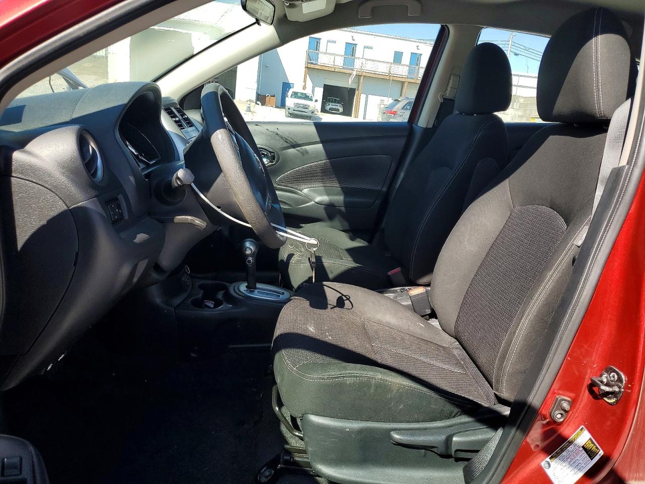 2018 NISSAN VERSA SV photo 7